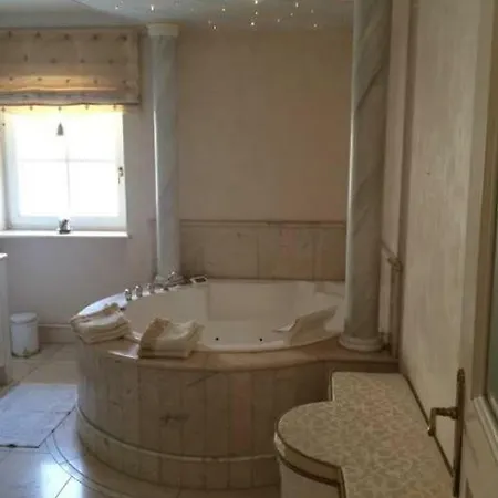 Beautiful With View Over And Pool *