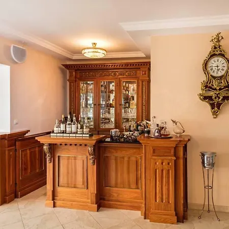 Villa Beautiful With View Over And Pool *